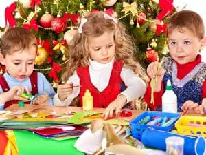 Fun Christmas craft ideas for kids working together