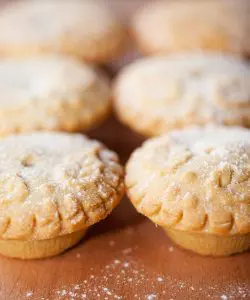 Pic of two rows of mince pies